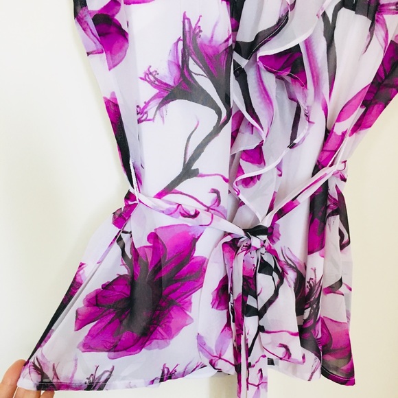 🤑FREE w/ purchase! Floral Button Down Blouse - Picture 8 of 16